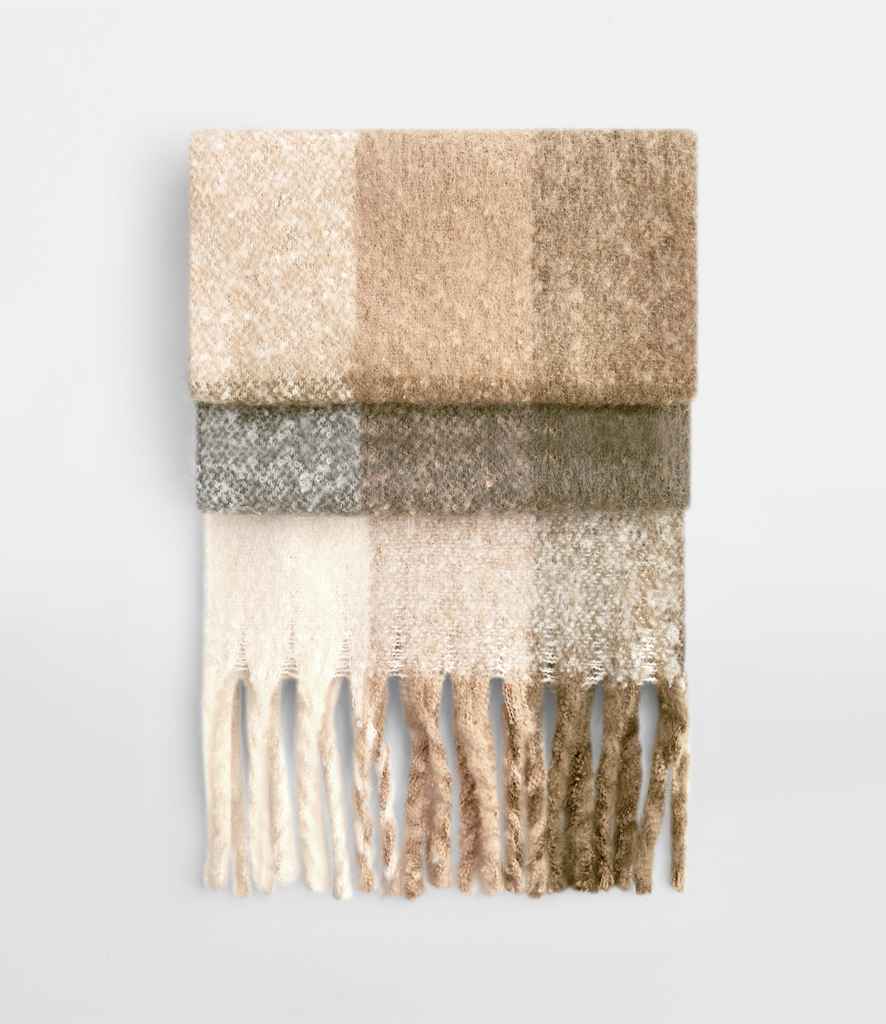B/field Fluffy Check Scarf